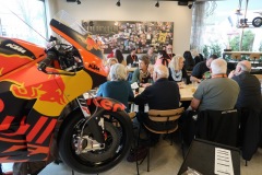Motohall_082